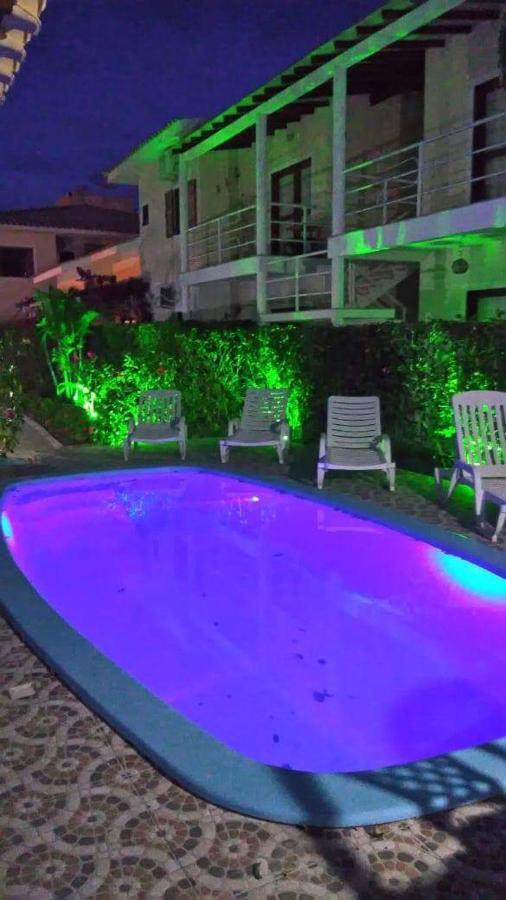 Em Com Piscina Apartment *